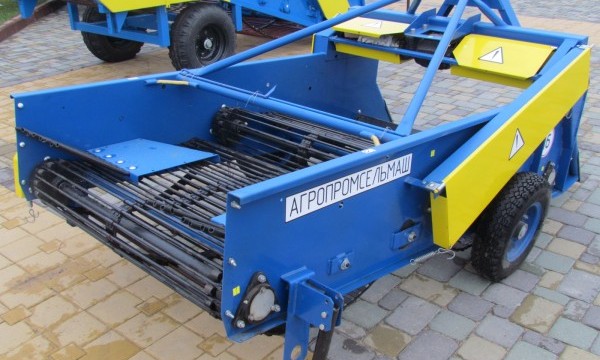 Картофелекопатель навесной двухрядный КТН-2ВМ Картофелекопатель навесной двухрядный КТН-2ВМ