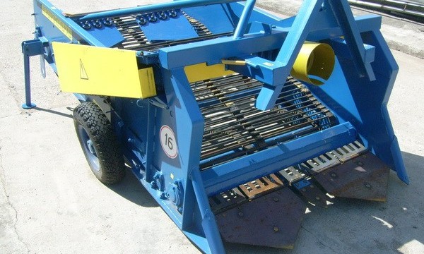 Картофелекопатель навесной двухрядный КТН-2ВМ Картофелекопатель навесной двухрядный КТН-2ВМ