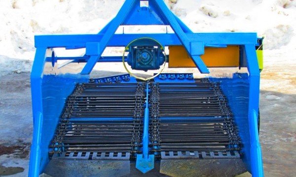 Картофелекопатель навесной двухрядный КТН-2ВМ-02 Картофелекопатель навесной двухрядный КТН-2ВМ-02