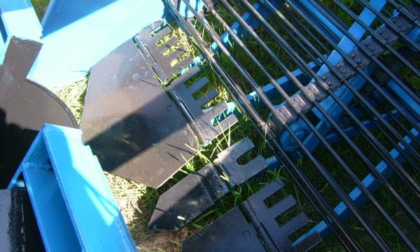 Картофелекопатель полунавесной двухрядный КСТ-1,4М Картофелекопатель полунавесной двухрядный КСТ-1,4М