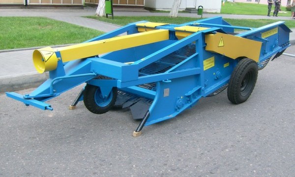 Картофелекопатель полунавесной двухрядный КСТ-1,4М Картофелекопатель полунавесной двухрядный КСТ-1,4М