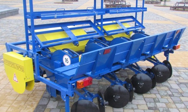 Картофелесажалка СПК-4 Картофелесажалка СПК-4