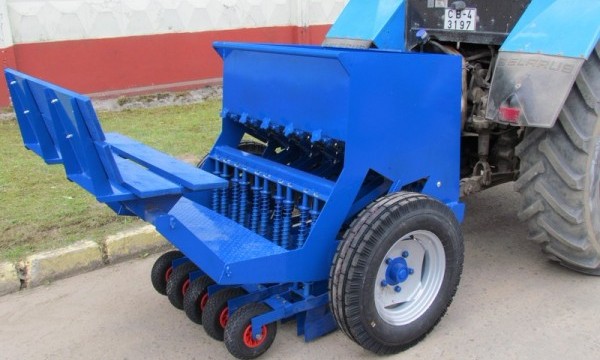 Сажалка лука-севка СЛ-1 Сажалка лука-севка СЛ-1