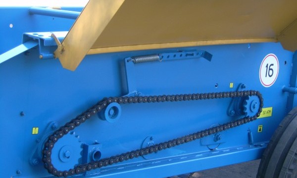 Картофелекопатель полунавесной двухрядный КСТ-1,4М Картофелекопатель полунавесной двухрядный КСТ-1,4М