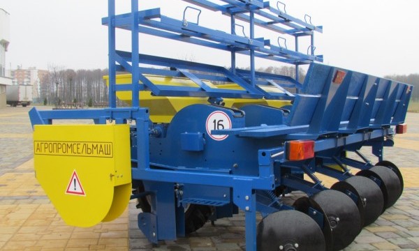 Картофелесажалка СПК-4 Картофелесажалка СПК-4