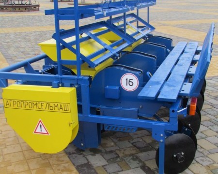 Картофелесажалка СПК-4 Картофелесажалка СПК-4