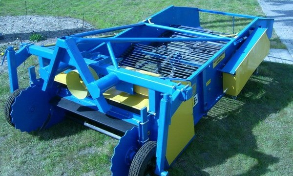 Копатель-валкоукладчик лука КЛ-1,4А Копатель-валкоукладчик лука КЛ-1,4А