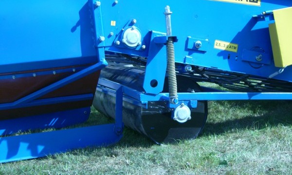 Копатель-валкоукладчик лука КЛ-1,4А Копатель-валкоукладчик лука КЛ-1,4А